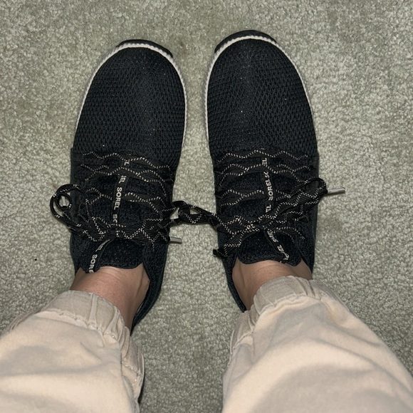 Sorel In and Out shoes! - Picture 6 of 7